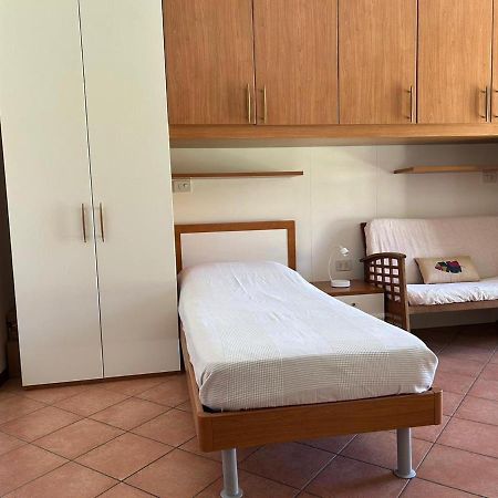 Lecco Only Females Guest House Eksteriør billede