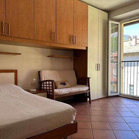 Lecco Only Females Guest House Eksteriør billede