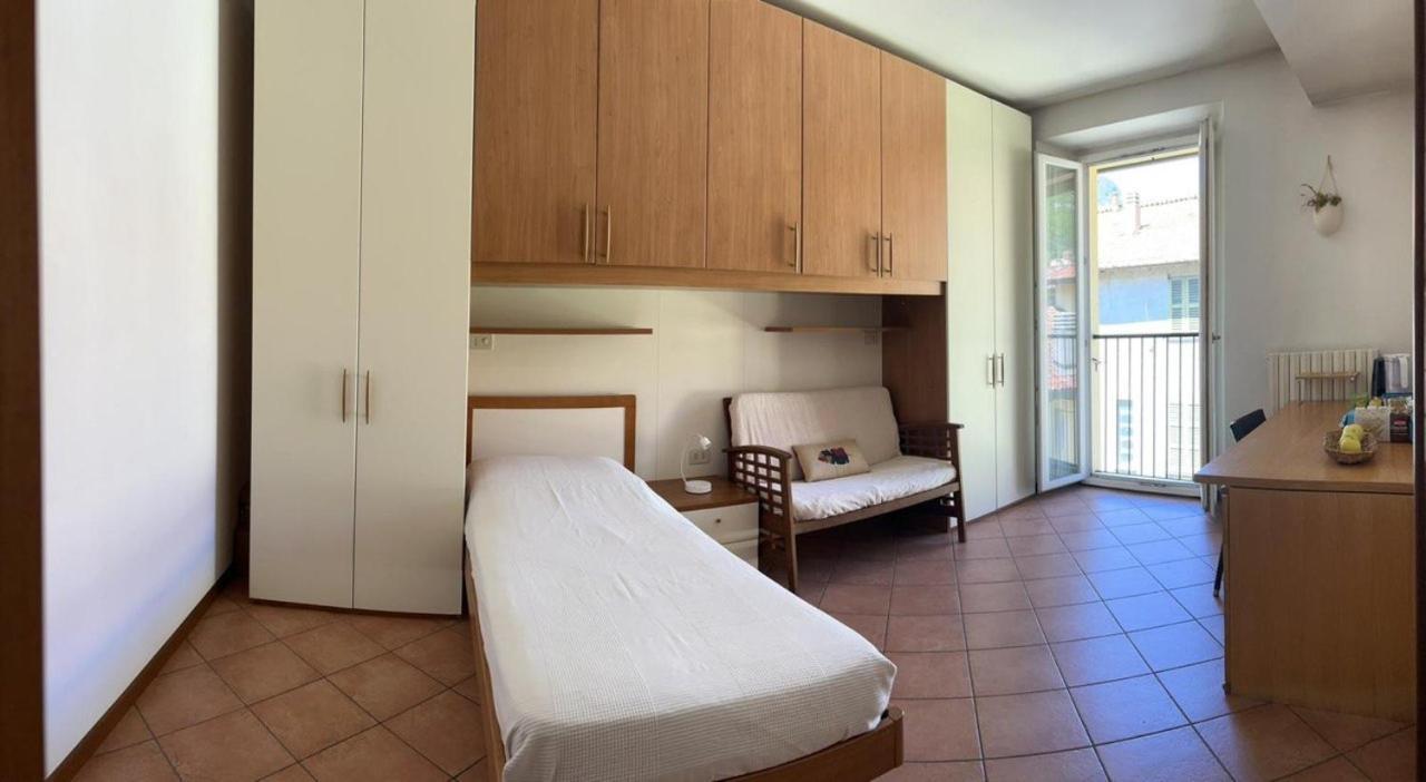 Lecco Only Females Guest House Eksteriør billede
